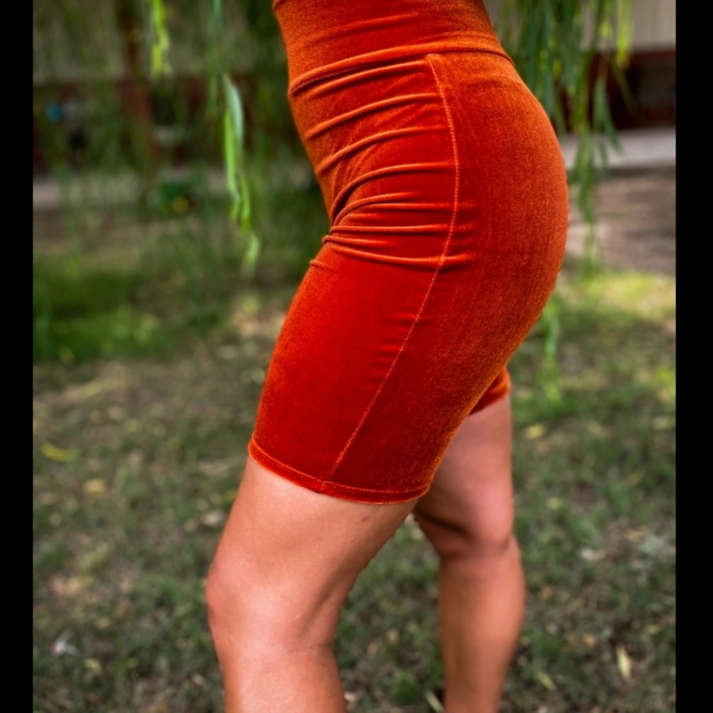 Velvet Biker Shorts Rust Curvy Size 16/18